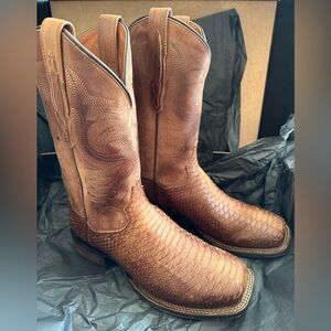 DAN POST MEN'S KA WESTERN BOOTS - BROAD SQUARE TOE